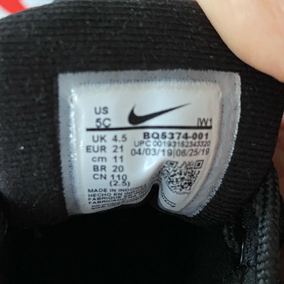 New Nike Sneakers - Picture 5 of 5